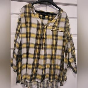 Yellow & black long sleeve V neck top, size 22